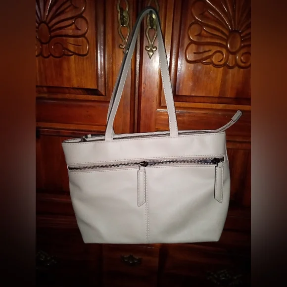 EUC SIMPLY VERA VERA WANG - Picture 10 of 15